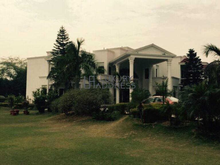 Luxurious 5-Bedroom Semi-Furnished Farmhouse Rent in Vasant Kunj - Luxury Address