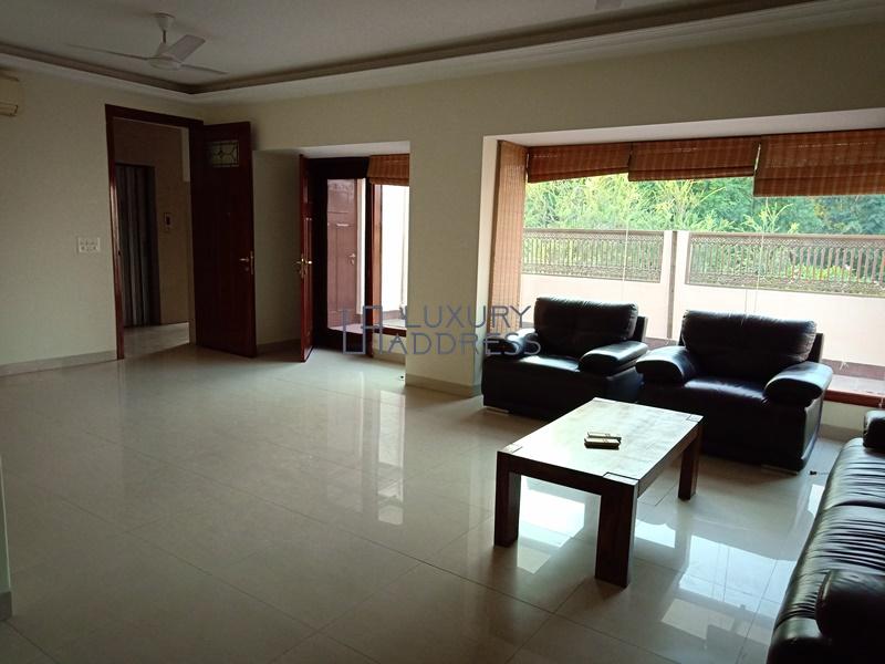 Spacious 3BHK Semi-Furnished Apartment Rent Golf Links, South Delhi - Luxury Address