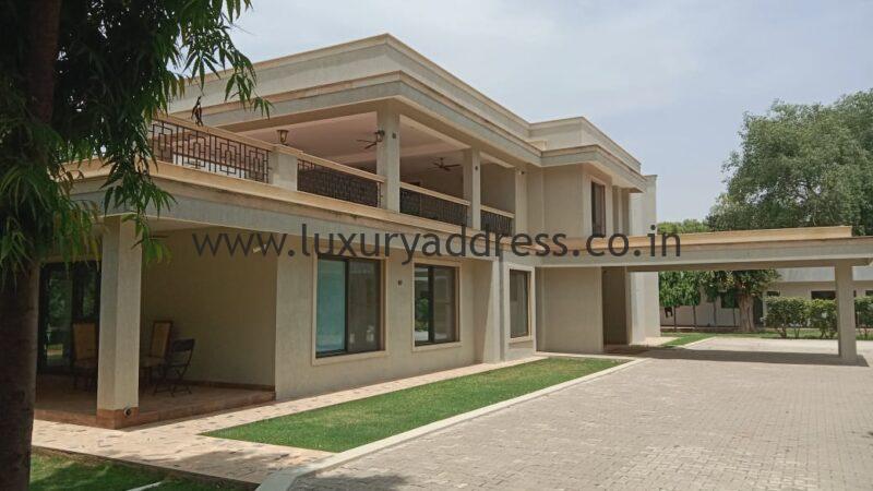 4BHK Semi-Furnished Farmhouse Bandh Road Delhi - Luxury Address