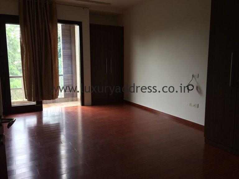 Rent 3BHK Semi-Furnished Flats Rent Jor Bagh South Delhi - Luxury Address