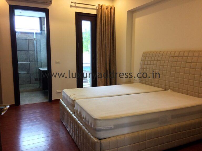 Rent 3BHK Semi-Furnished Flats Rent Jor Bagh South Delhi - Luxury Address