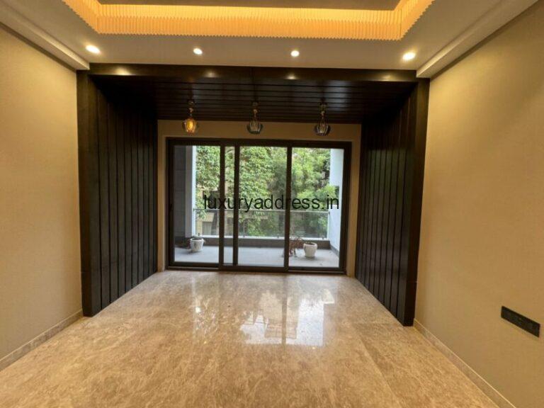 Rent 4BHK Luxurious Semi-Furnished Apartment, Sushant Lok-1, Gurgaon - Luxury Address