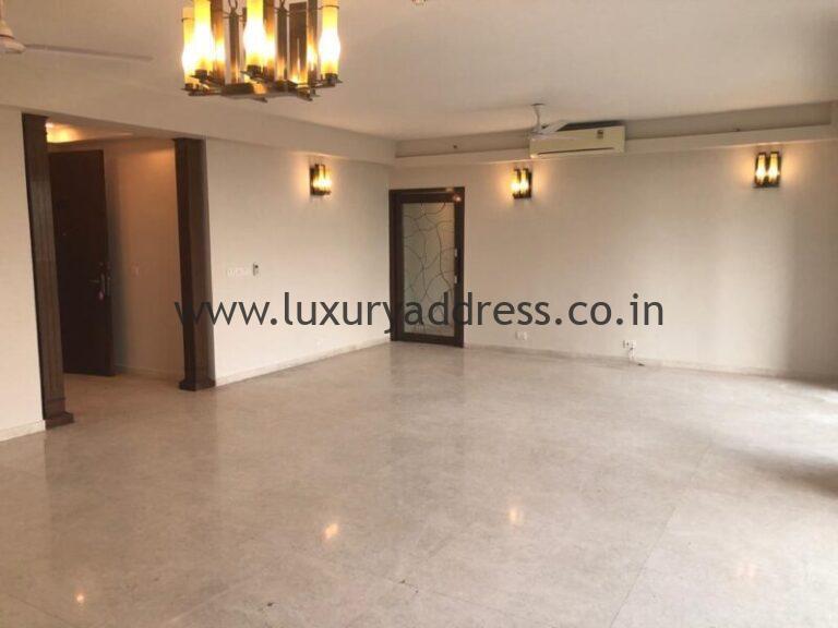 Rent 4BHK Semi-Furnished Flat DLF Summit, Gurugram - Luxury Address