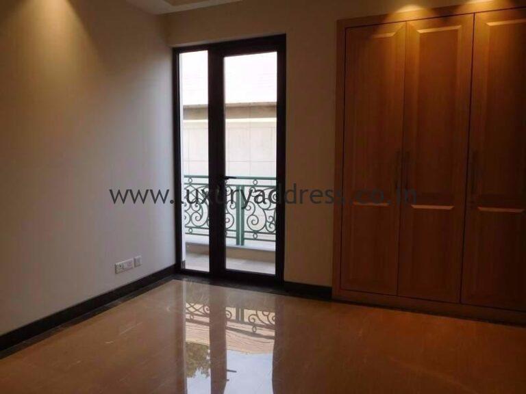 Rent 4BHK Semi-Furnished Flat, Westend Colony South Delhi - Luxury Address