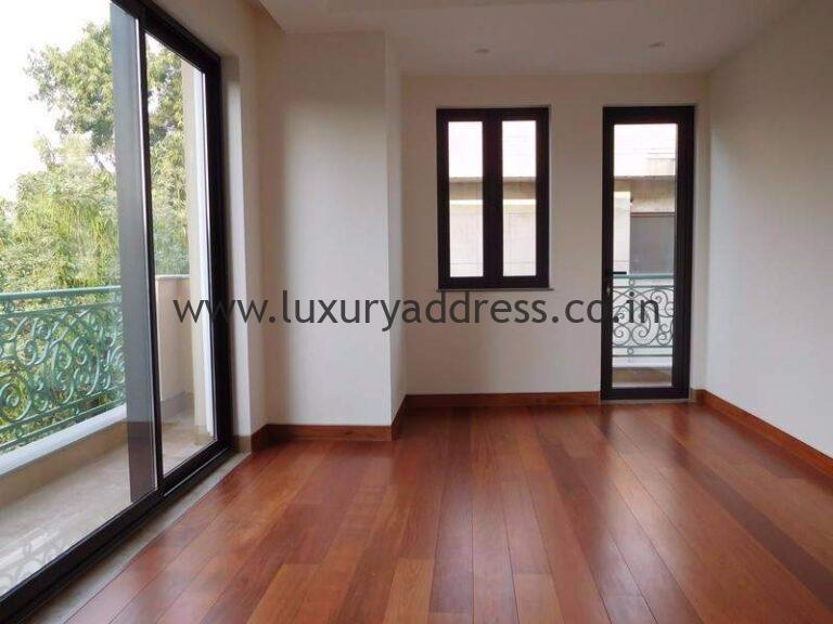 Rent 4BHK Semi-Furnished Flat, Westend Colony South Delhi - Luxury Address